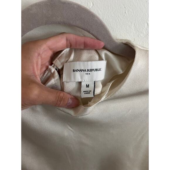 Banana Republic Top Women's Medium Cream Flowy Blouse Satin Look - Picture 5 of 5